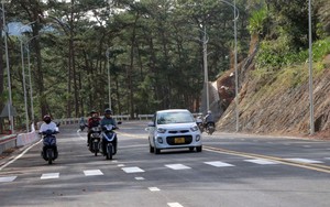 Thông xe qua đèo Prenn, cửa ngõ thành phố Đà Lạt vào ngày 31/1