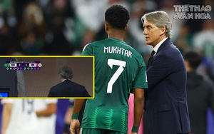 HLV đang là ĐKVĐ châu Âu lên tiếng về hành động đi vào đường hầm khi đội nhà đang đá pen, nhiều CĐV chỉ trích vì 'yếu đuối'