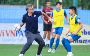 HLV Troussier trực tiếp công bố danh sách đội tuyển Việt Nam dự ASIAN Cup 2023