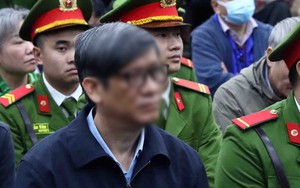 Vụ Việt Á: Cựu Bộ trưởng Bộ Y tế bị đề nghị từ 19-20 năm tù