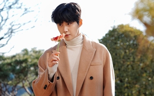 Nam thần ‘Điệu Cha-cha làng biển’ Kim Seon Ho tổ chức fanmeeting tại Việt Nam