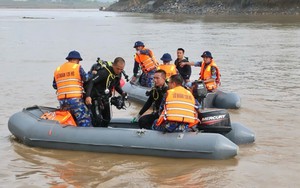 Vụ sập cầu Phong Châu: Huy động đặc công người nhái nỗ lực tìm kiếm người mất tích