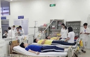 Vụ nghi ngộ độc thực phẩm ở TP.HCM: Các học sinh cùng ăn bán trú tại trường