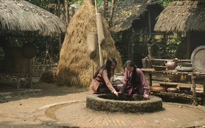 "Qua cầu gió bay" lại gây thương nhớ!