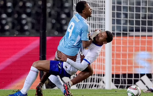 Trung vệ số 1 Arsenal mắc lỗi vụng về khi khoác áo tuyển Pháp, bị chê không đủ ‘trình’ đá cho Real Madrid