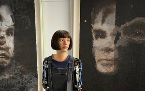 Lần đầu tiên bán đấu giá bức tranh của rô-bốt nhân tạo