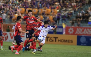 Fanpage Hà Nội FC và CAHN 'va nhau' bằng thơ, tạo nên một cuộc chiến thú vị trên mạng xã hội