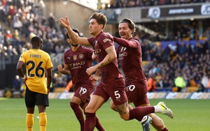 Tại sao bàn thắng muộn gây tranh cãi của Man City được tính hợp lệ?