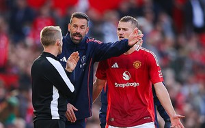 Lộ video cơn thịnh nộ bùng nổ ở MU, De Ligt tức đến mức chửi thề