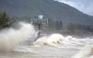 Thời tiết ngày 25/10: Bão Trà Mi di chuyển chậm, cường độ suy yếu