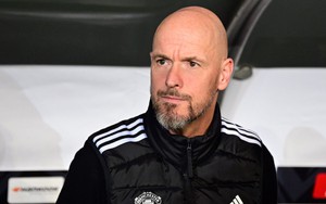 MU đàm phán với cựu HLV Barca và 3 nhà cầm quân khác, chiếc ghế của Ten Hag lung lay dữ dội