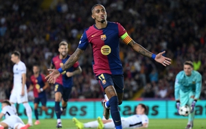 Hansi Flick “mở khóa” thành công Raphinha