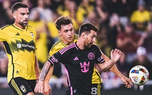 Messi lập cú đúp bàn thắng chỉ trong 5 phút, giành danh hiệu thứ 2 cùng Inter Miami