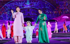 Thanh Hương, Nguyệt Hằng cùng dàn diễn viên VFC tỏa sáng với BST áo dài của Ngọc Hân