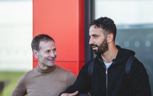 Amorim được chào đón nồng nhiệt trong ngày đầu ở MU, rõ tương lai của Van Nistelrooy