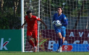 Filip Nguyễn chiêm ngưỡng màn cứu thua điểm 10 của Văn Lâm trước khi cả hai lên tuyển Việt Nam