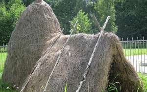 Cháy khu lưu niệm “Lều Lenin” ở St. Petersburg, Nga