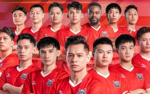 Ronaldo phiên bản Độ Mixi gây sốt trên sân bóng, người hâm mộ cứ ngỡ như đang xem V-League 