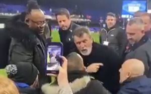 Huyền thoại MU dọa 'xử' CĐV ở ngay bãi đỗ xe, tuyên bố sẽ chuyển ra nước ngoài vì... giận dỗi