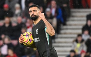 Tại sao Liverpool đang nói 'không' với Salah?