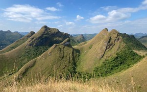 Đồi cỏ đẹp như phim cổ tích ở Hạ Lang, Cao Bằng