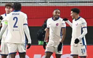 Chelsea vất vả nhưng vẫn giữ vững thành tích toàn thắng