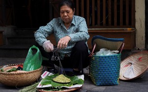 Cuộc sống sau ống kính: Người làng Vòng đi bán cốm Vòng