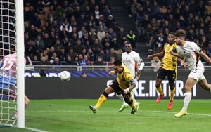 Đồng đội của Messi tỏa sáng, Inter áp sát ngôi đầu bảng của Napoli