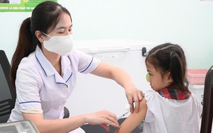Số ca mắc sởi tiếp tục tăng, TP.HCM thêm 2 nhóm đối tượng tiêm vaccine