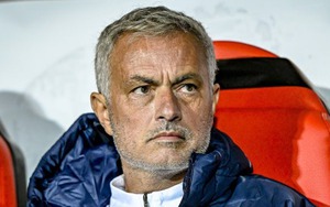 AZ Alkmaar vs Fenerbahce: Mourinho nối dài chuỗi bất bại