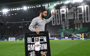 Tân HLV MU có màn chia tay fan đầy cảm xúc tại Sporting Lisbon, đến Guardiola cũng phải gửi lời chúc mừng