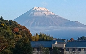 Nhật Bản: Núi Phú Sĩ đón tuyết rơi sau một thời gian dài