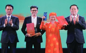 Chào tuần mới: Dòng chảy tôn vinh tri thức