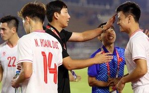 Tin nóng thể thao sáng 13/12: ĐT Việt Nam có 'động thái lạ' trước ngày đấu Indonesia; hai ngôi sao MU xung đột