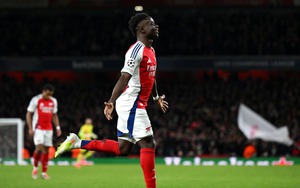 Saka đã vươn lên tầm cao mới ở Arsenal