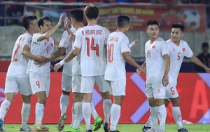 Tin nóng bóng đá Việt 12/12: Hai sao tuyển Việt Nam nhận vinh dự lớn; Cửa đến World Cup của đội tuyển rộng mở