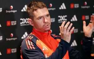 HLV MU lên tiếng sau khi ông chủ CLB thể hiện sự 'phân biệt đối xử' giữa các đội bóng