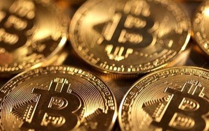 Bitcoin lần đầu tiên vượt mức 105.000 USD