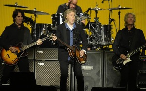 Paul McCartney và màn diễn "tráng lệ nhất trong lịch sử pop"