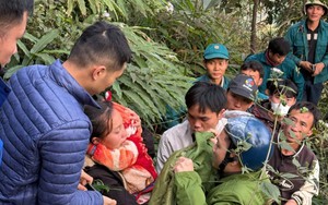 Hơn 100 người tìm kiếm, đã thấy cháu bé mầm non bị lạc trong thời tiết giá lạnh