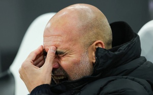 Pep Guardiola cần dũng cảm từ chức ở Man City