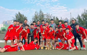 Đội bóng trẻ Việt Nam vô địch sau khi thắng liên tiếp trước các đại diện của Hàn Quốc và Trung Quốc