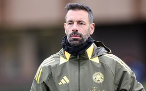 Ruud van Nistelrooy lần đầu lên tiếng về việc bị MU sa thải, thừa nhận vẫn cảm thấy bị 'tổn thương'