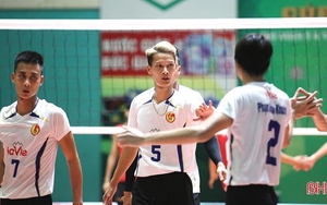 Đội bóng chuyền Việt Nam xuống hạng, chủ công cũ phải viết tâm thư vì bị CĐV chỉ trích