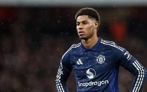 Cựu đội trưởng MU mắng thẳng mặt Rashford, chỉ trích Quỷ đỏ chơi thứ bóng đá 'rác rưởi' khi thua Arsenal