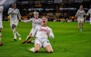 Rượt đuổi điên rồ, sao trẻ hóa 'người hùng' giúp MU thắng nghẹt thở