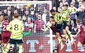 Kết quả Ngoại hạng Anh: Arsenal ghi 4 bàn trong 15 phút, khiến CĐV chủ nhà bỏ về khi hiệp 1 chưa kết thúc