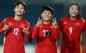 Cầu thủ nữ Việt Nam đầu tiên nhận hợp đồng tiền tỷ không muốn bị thương hại