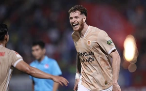 HLV Kiatisuk 'đổi vận' ở CAHN, HAGL vẫn 'sa lầy'