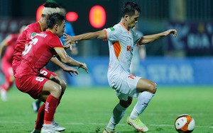 Cựu tuyển thủ Việt Nam nhập viện sau pha va chạm, bất tỉnh